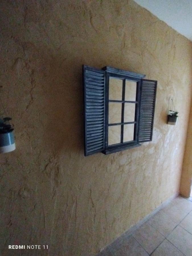 Chambre D Hotes En Provence, Au Pied Du Luberon, Les Coquelicots La Tour-dʼAigues Habitación foto